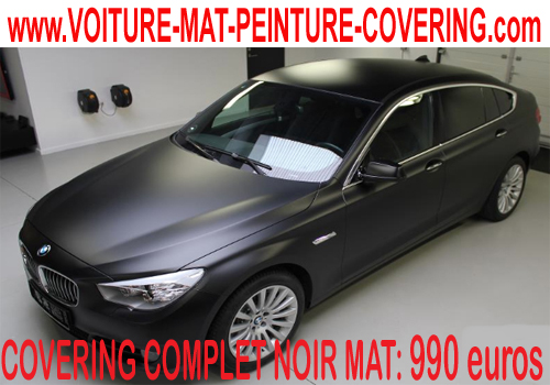 Le covering noir mat s'adapte à toutes les automobiles.